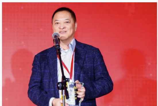  春节出境遇阻；天津法院限制令下达，富力掌门人难离境。 房产家居