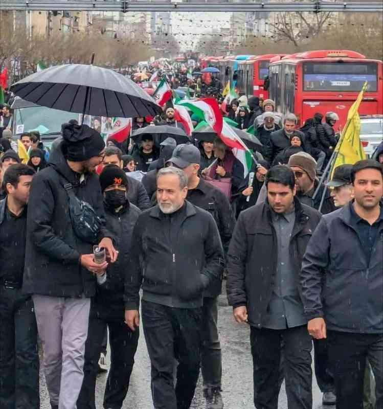  德黑兰街头风雨中前行，伊朗高层集体现身声援巴勒斯坦。 新闻 德黑兰街头风雨中前行，伊朗高层集体现身声援巴勒斯坦。 新闻