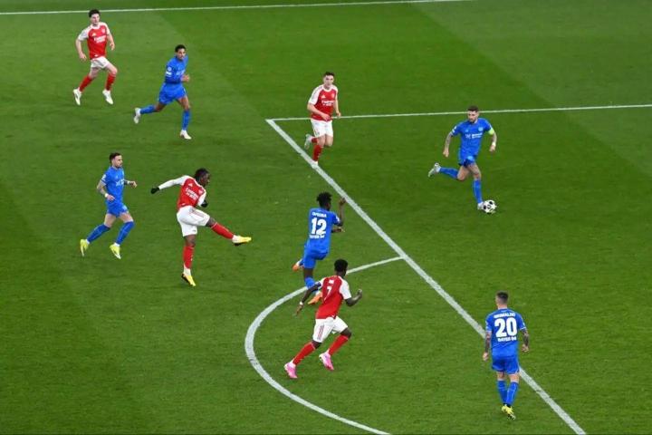  埃泽世界波惊艳全场，阿森纳强势晋级；下一战旧将回归引关注 体育新闻 埃泽世界波惊艳全场，阿森纳强势晋级；下一战旧将回归引关注 体育新闻