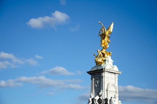 重整市场火热背后；价值凸显与挑战并存。