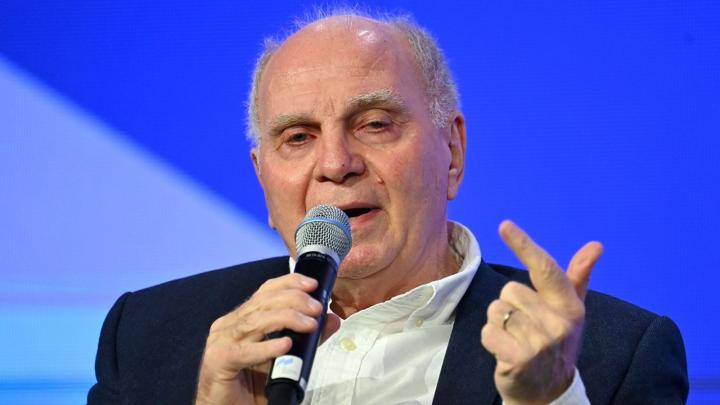  面对欧冠劲敌皇马；赫内斯泼冷水：经验决定一切，拜仁切勿盲目乐观。 体育新闻 面对欧冠劲敌皇马；赫内斯泼冷水：经验决定一切，拜仁切勿盲目乐观。 体育新闻