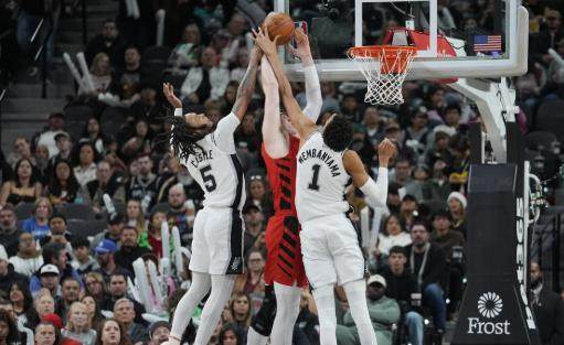  七年的等待：马刺球迷心中的那团火，终于等来了重新燃烧的时刻 体育新闻