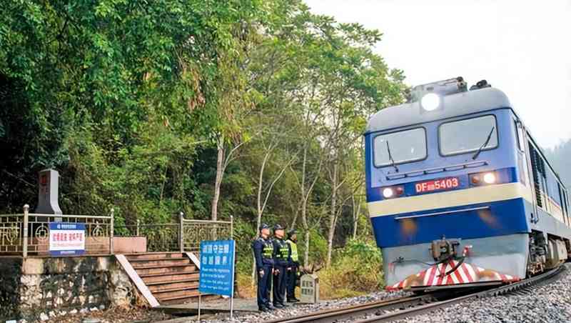  【技术解码】越南高铁选西门子的底层逻辑：贷款期限比技术更值钱 新闻
